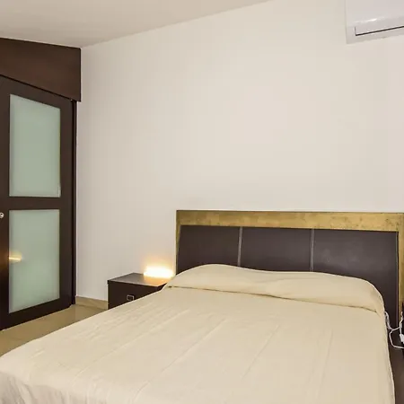 4 Bedroom Gorgeous In Marina Di Ragussa Holiday home