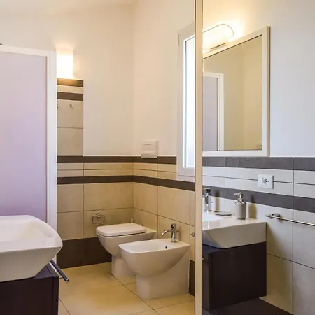 4 Bedroom Gorgeous In Marina Di Ragussa Holiday home Marina di Ragusa