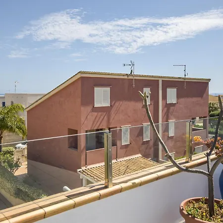 4 Bedroom Gorgeous In Marina Di Ragussa マリーナ・ディ・ラグーザ