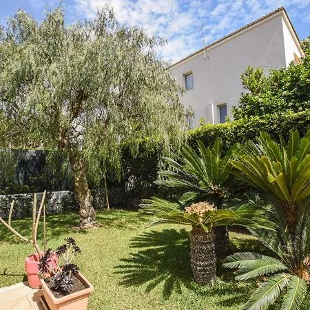 Holiday home 4 Bedroom Gorgeous In Marina Di Ragussa