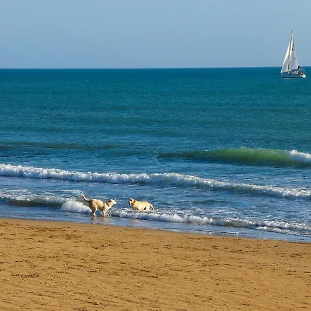 4 Bedroom Gorgeous In Marina Di Ragussa *