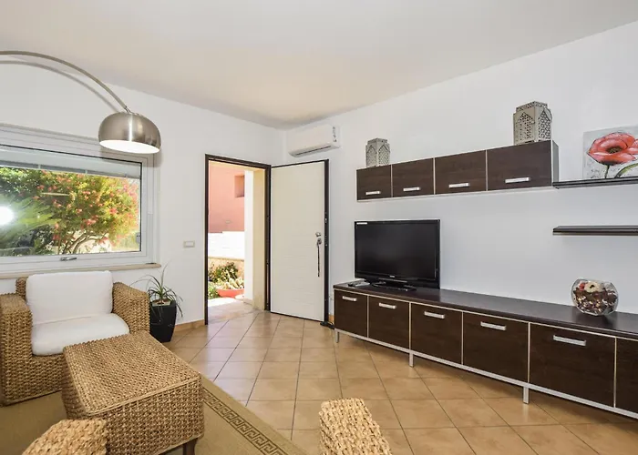 Stunning Home In Marina Di Ragussa *